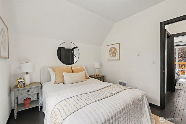949 25th Avenue S, Seattle, WA 98144