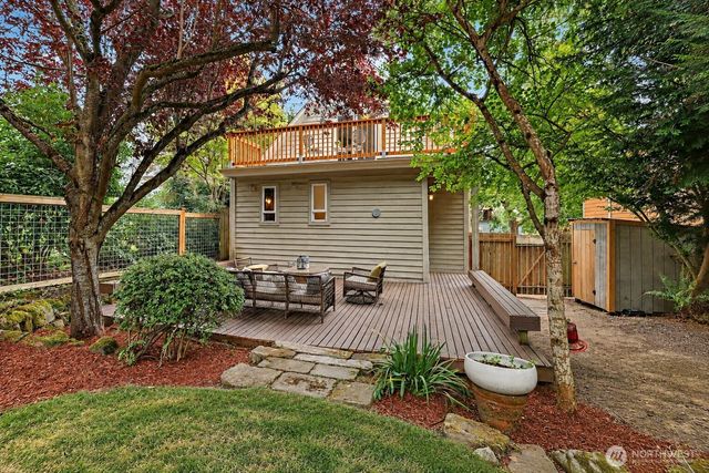 949 25th Avenue S, Seattle, WA 98144