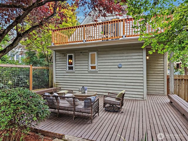 949 25th Avenue S, Seattle, WA 98144