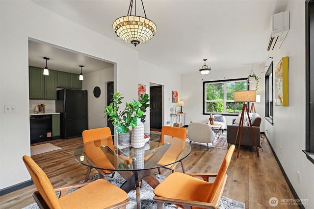 949 25th Avenue S, Seattle, WA 98144