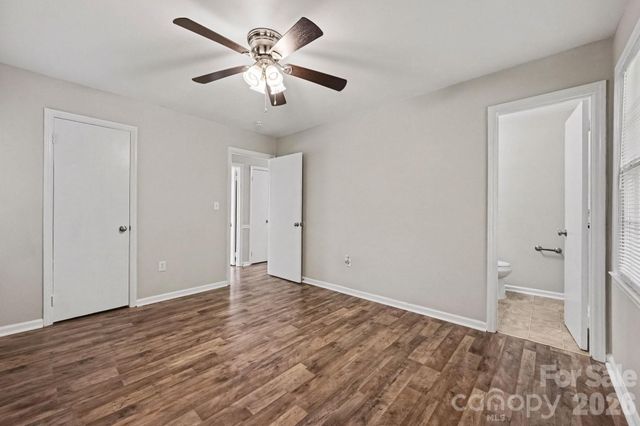 2726 Meadowcliff Drive, Charlotte, NC 28215