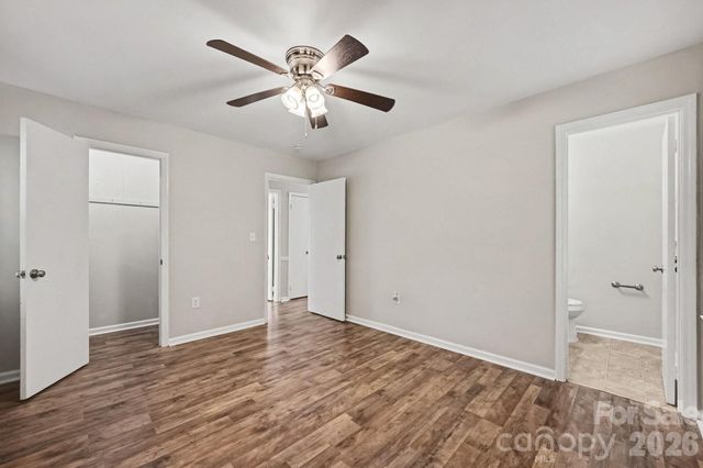 2726 Meadowcliff Drive, Charlotte, NC 28215