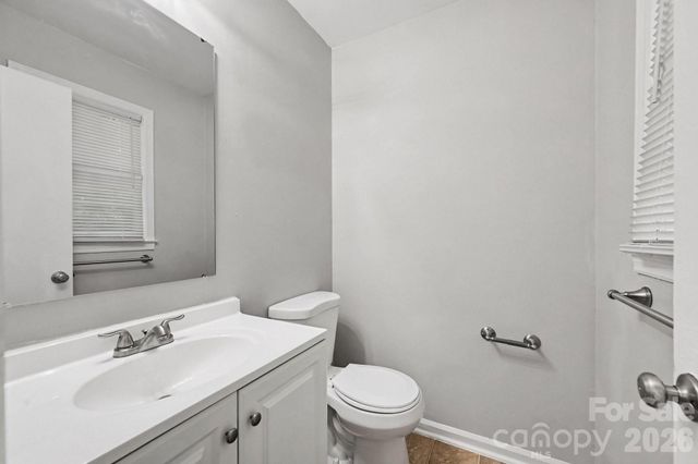 2726 Meadowcliff Drive, Charlotte, NC 28215
