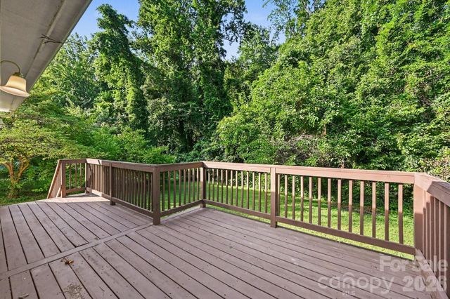 2726 Meadowcliff Drive, Charlotte, NC 28215