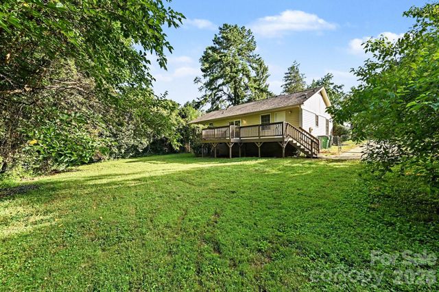 2726 Meadowcliff Drive, Charlotte, NC 28215