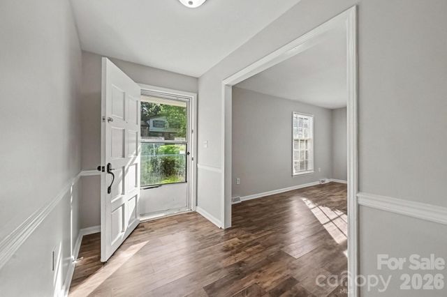 2726 Meadowcliff Drive, Charlotte, NC 28215