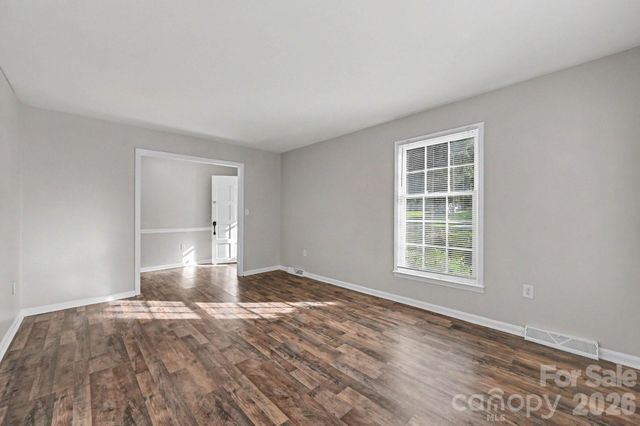 2726 Meadowcliff Drive, Charlotte, NC 28215