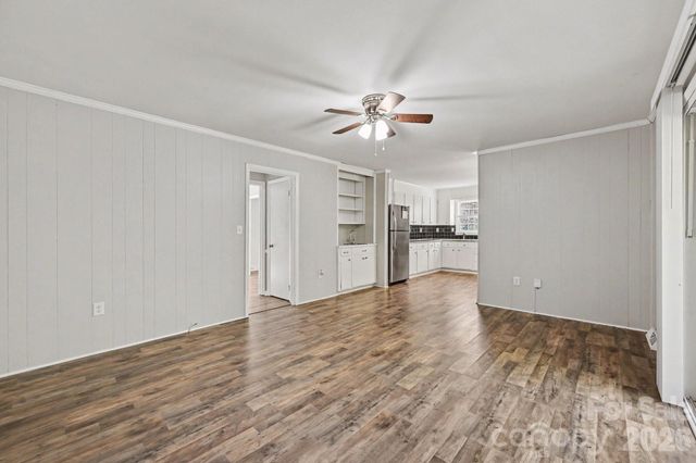 2726 Meadowcliff Drive, Charlotte, NC 28215