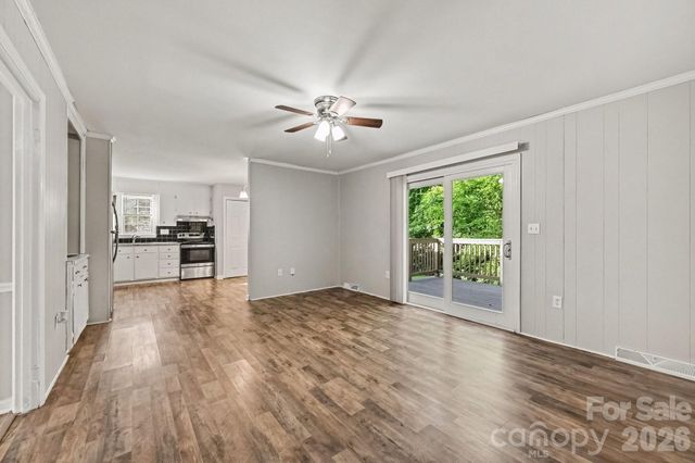 2726 Meadowcliff Drive, Charlotte, NC 28215