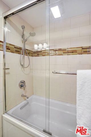 1100 N Beverly Glen Boulevard, Los Angeles, CA 90077