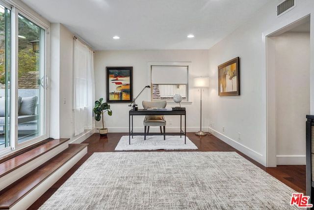 1100 N Beverly Glen Boulevard, Los Angeles, CA 90077