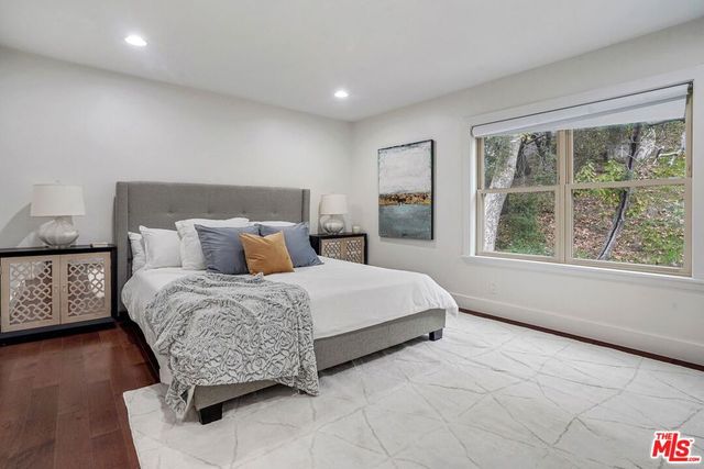 1100 N Beverly Glen Boulevard, Los Angeles, CA 90077