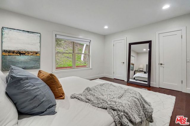 1100 N Beverly Glen Boulevard, Los Angeles, CA 90077