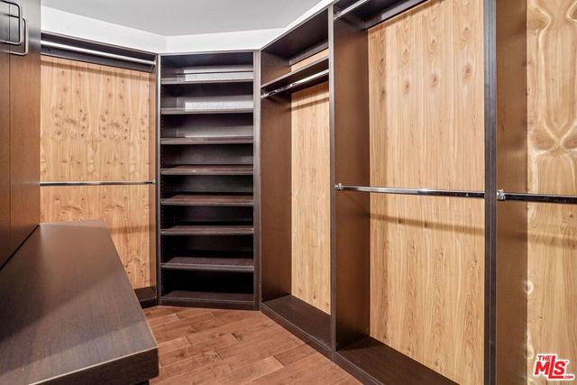 1100 N Beverly Glen Boulevard, Los Angeles, CA 90077