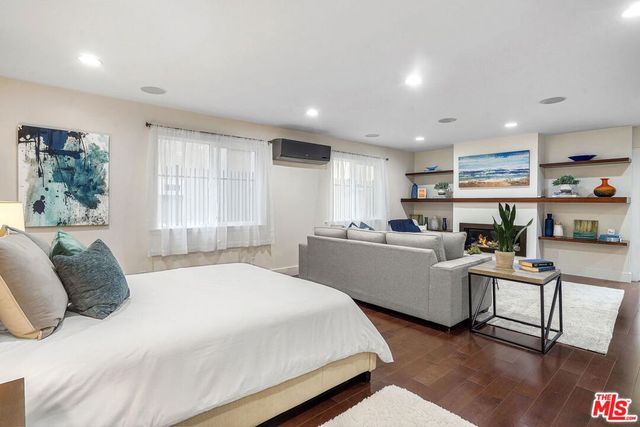 1100 N Beverly Glen Boulevard, Los Angeles, CA 90077