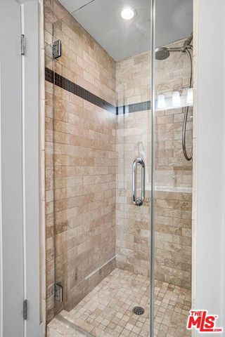 1100 N Beverly Glen Boulevard, Los Angeles, CA 90077