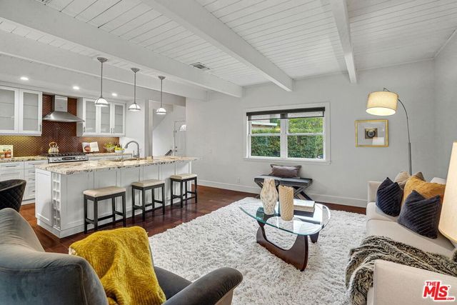 1100 N Beverly Glen Boulevard, Los Angeles, CA 90077