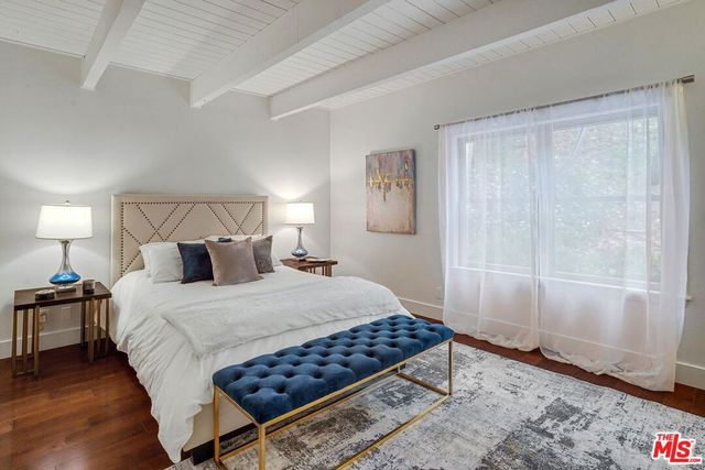 1100 N Beverly Glen Boulevard, Los Angeles, CA 90077