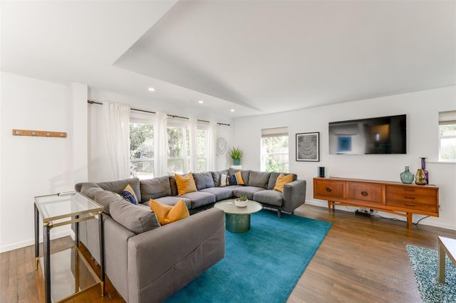 5323 Downs DR, Austin, TX 78721