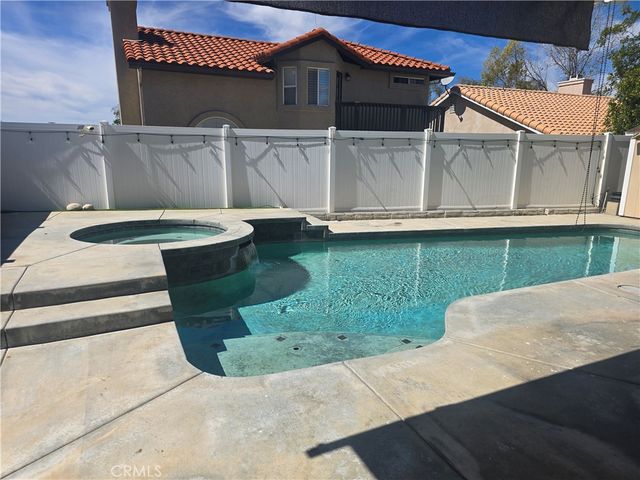 7838 Lavender Court, Highland, CA 92346