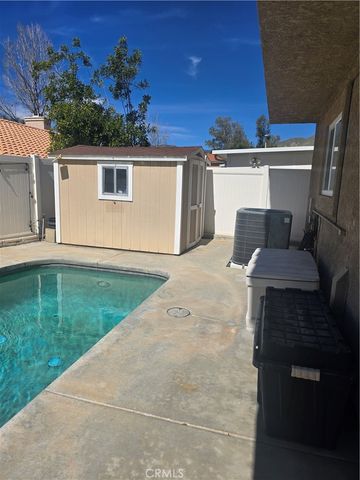 7838 Lavender Court, Highland, CA 92346