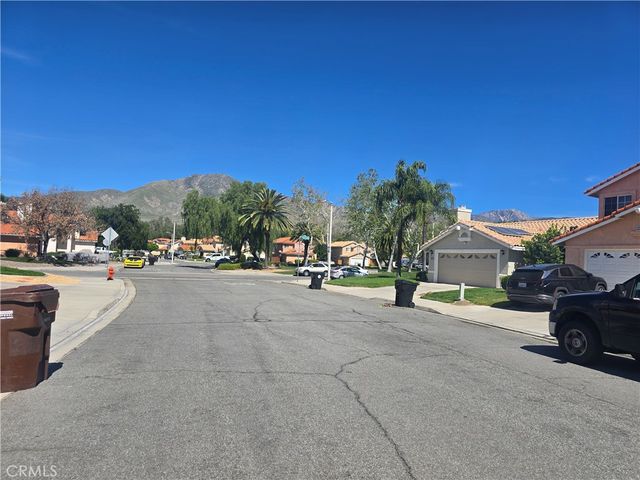 7838 Lavender Court, Highland, CA 92346