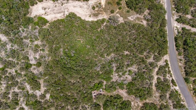 688 County Road 242, Hondo, TX 78861