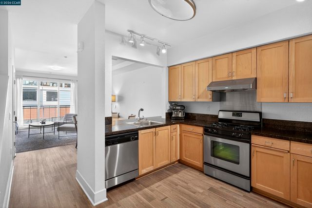 1517 Brunswig Ln, Emeryville, CA 94608