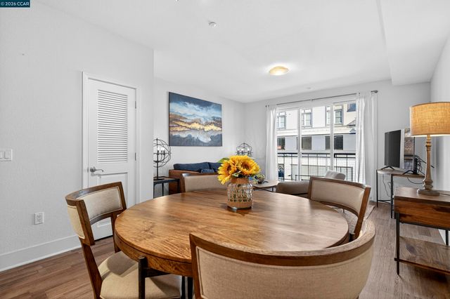 1517 Brunswig Ln, Emeryville, CA 94608