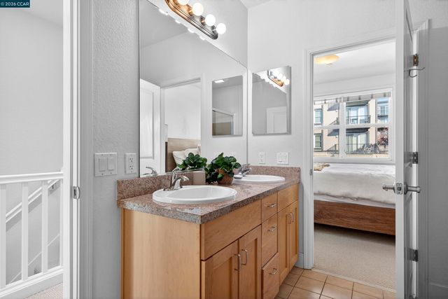 1517 Brunswig Ln, Emeryville, CA 94608