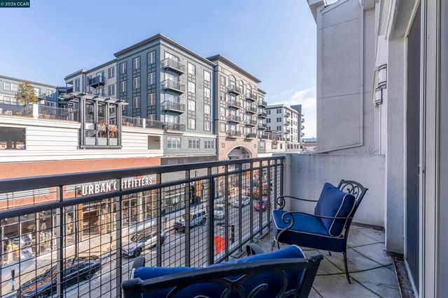 1517 Brunswig Ln, Emeryville, CA 94608