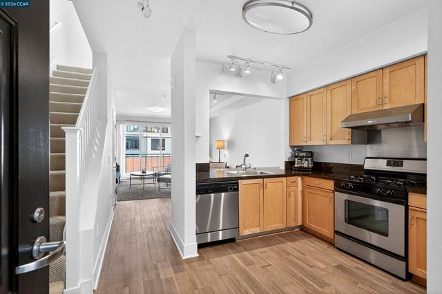 1517 Brunswig Ln, Emeryville, CA 94608