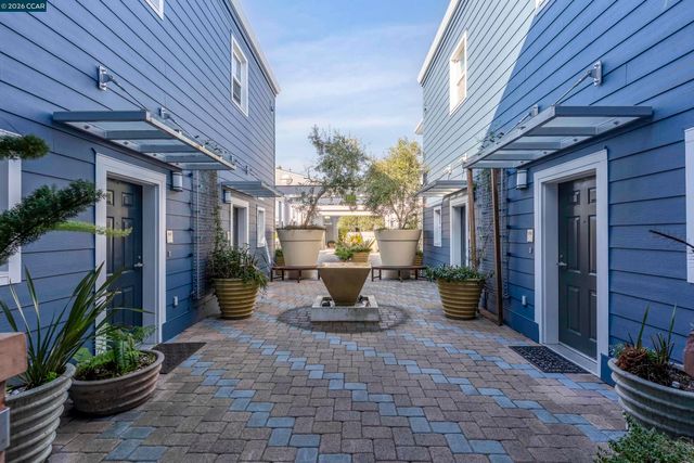 1517 Brunswig Ln, Emeryville, CA 94608