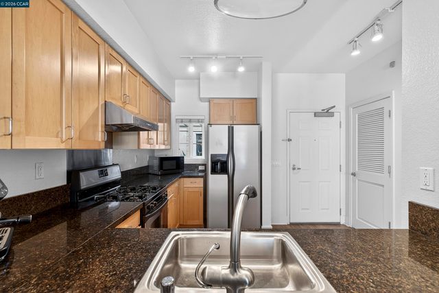 1517 Brunswig Ln, Emeryville, CA 94608