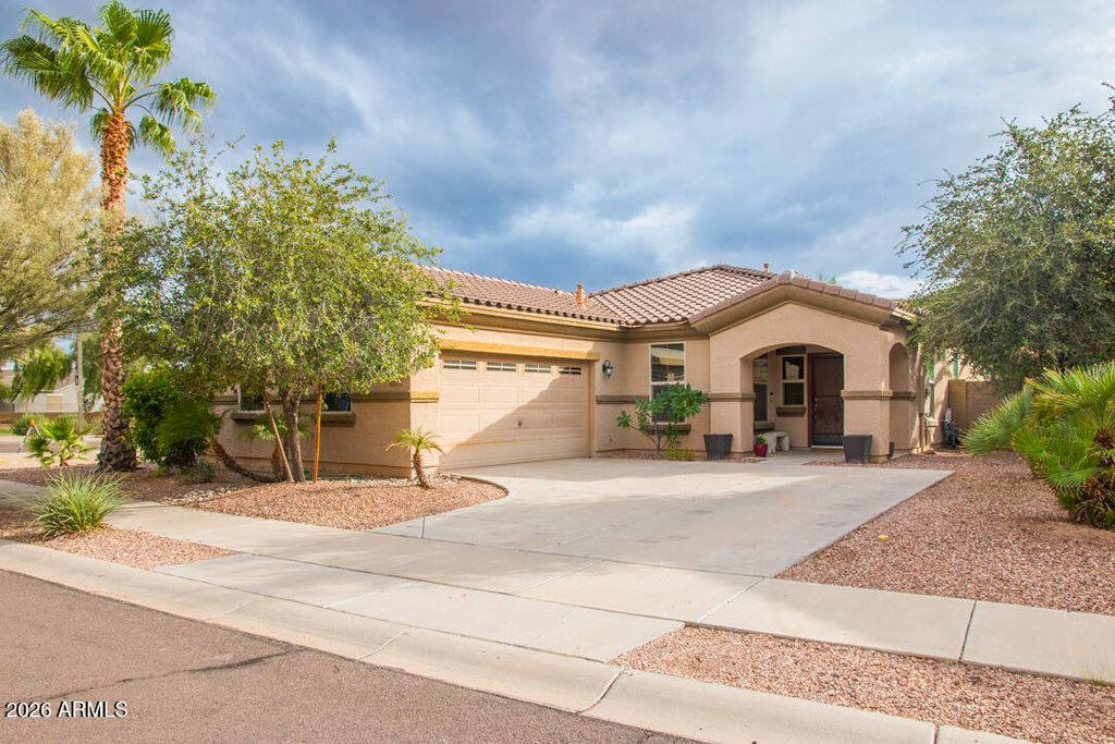 16913 W HILTON Avenue, Goodyear, AZ 85338 — exterior