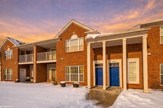 28241 S Pointe Lane, Chesterfield Twp, MI 48051