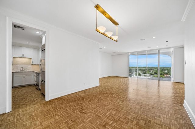 3711 San Felipe Street 10C, Houston, TX 77027