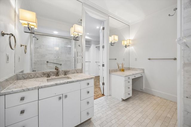 3711 San Felipe Street 10C, Houston, TX 77027