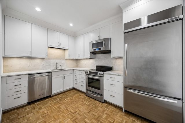3711 San Felipe Street 10C, Houston, TX 77027