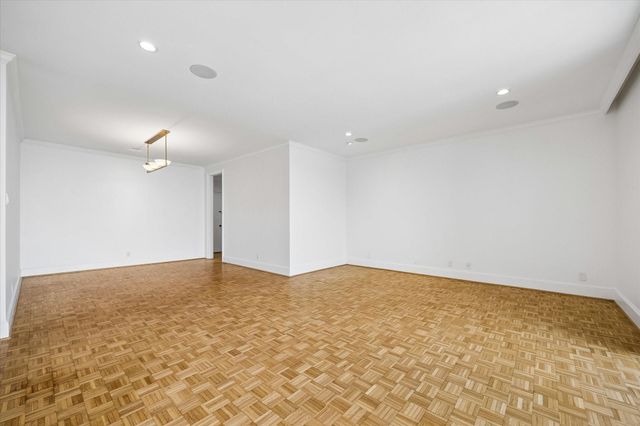 3711 San Felipe Street 10C, Houston, TX 77027
