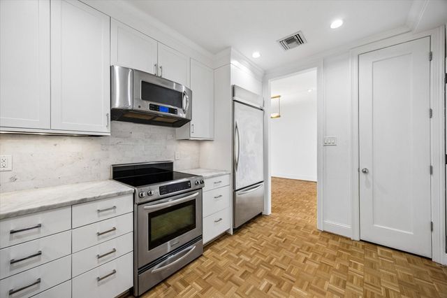3711 San Felipe Street 10C, Houston, TX 77027