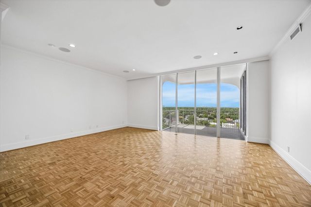 3711 San Felipe Street 10C, Houston, TX 77027