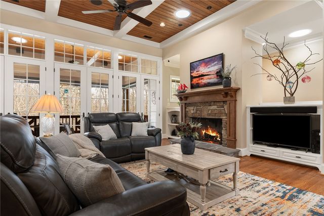 435 Shimmering Water Lane, Salem, SC 29676