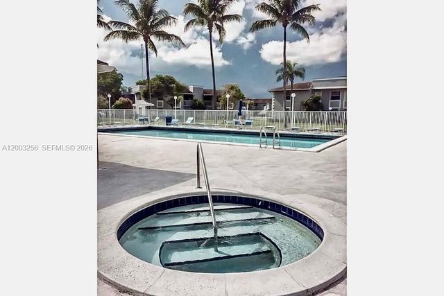 464 NE 210th Cir Ter 201-10A, Miami, FL 33179