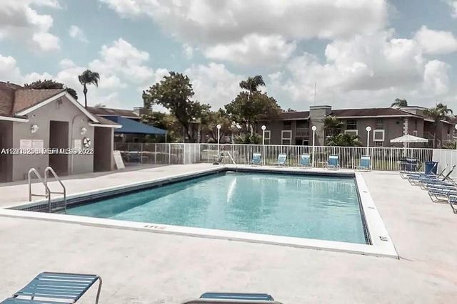 464 NE 210th Cir Ter 201-10A, Miami, FL 33179