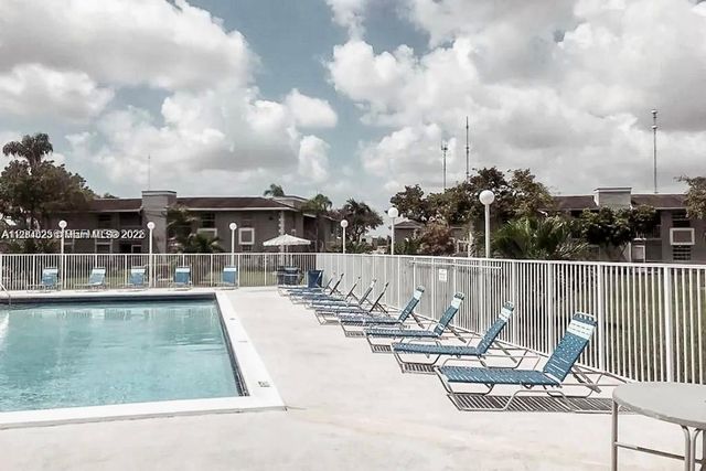 464 NE 210th Cir Ter 201-10A, Miami, FL 33179