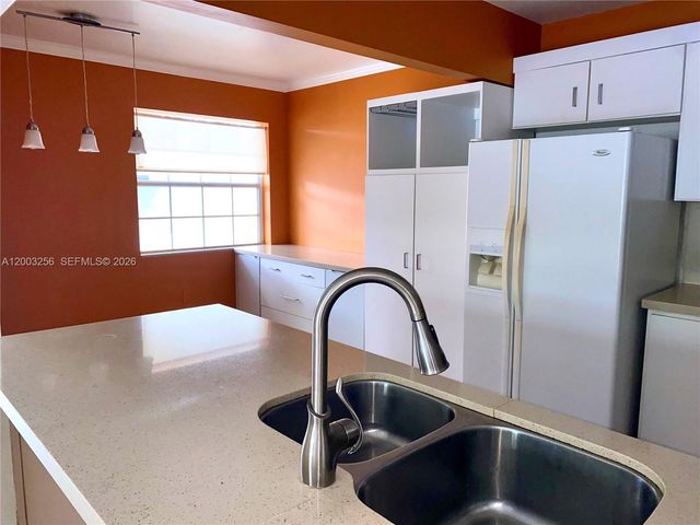 464 NE 210th Cir Ter 201-10A, Miami, FL 33179