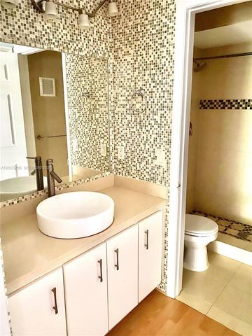 464 NE 210th Cir Ter 201-10A, Miami, FL 33179