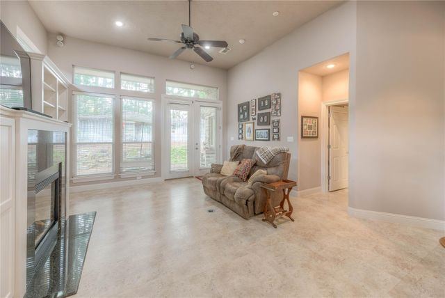 106 Sunshine Lane, Livingston, TX 77351