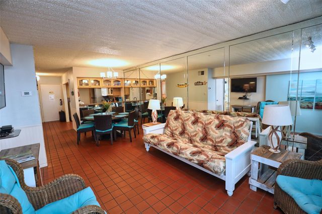 7310 Seawall Boulevard 206, Galveston, TX 77551
